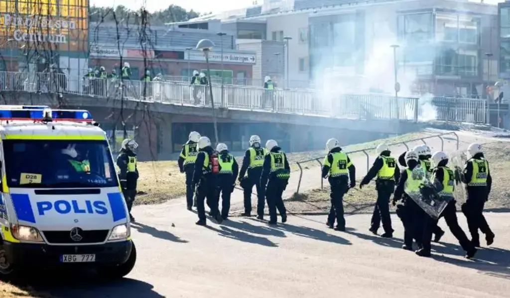 3 People Injured in Riots in Sweden After Quran Burnings