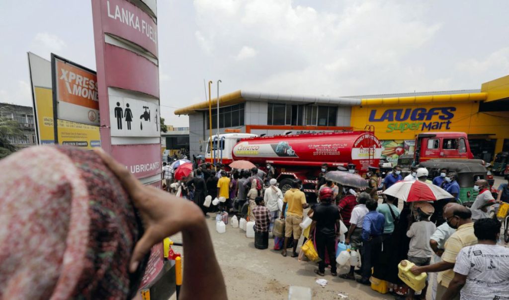 Sri Lanka Crippled as it Completely Runs Out of Diesel