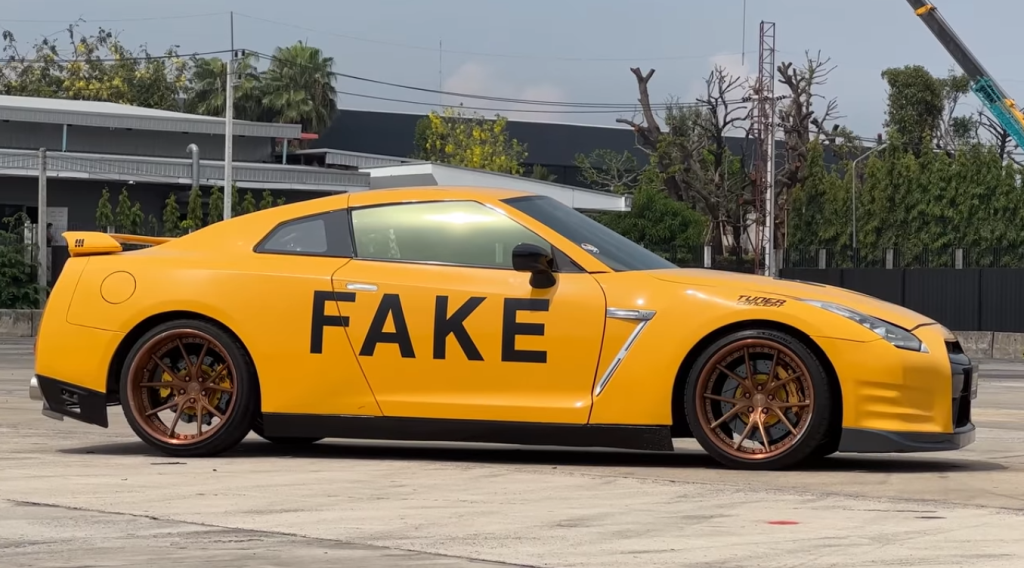 Fake Nissan R35 GT-R From Thailand With RB26 Engine Breaks