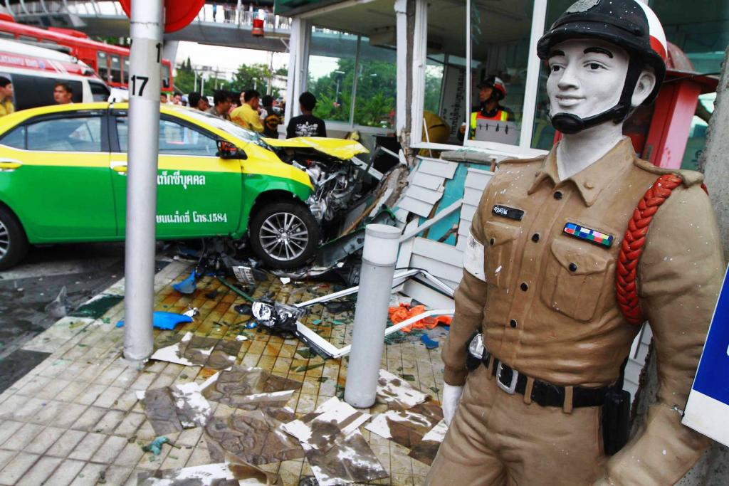 Covid-19 Deaths Drop Below Thailand's Daily Road Death Toll