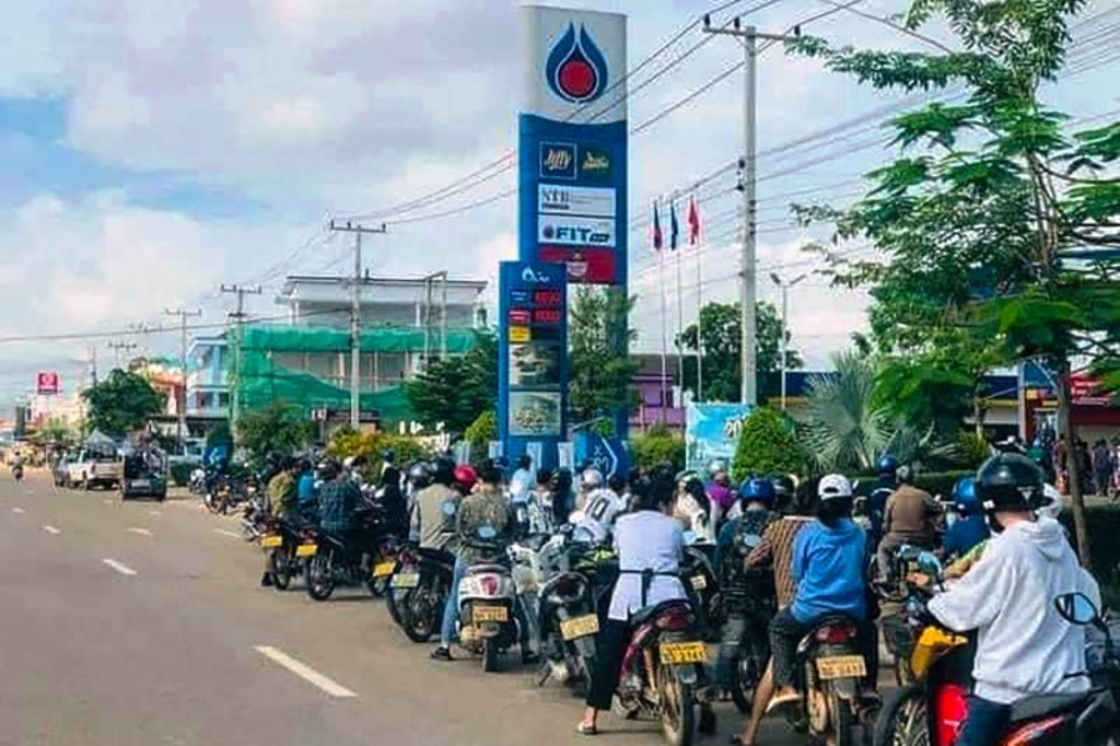 Fuel Prices Surge Creates Panic Buying in Laos