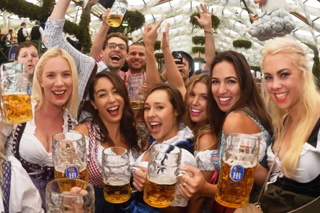 Oktoberfest Festival Returns to Munich After 2 Year Pause
