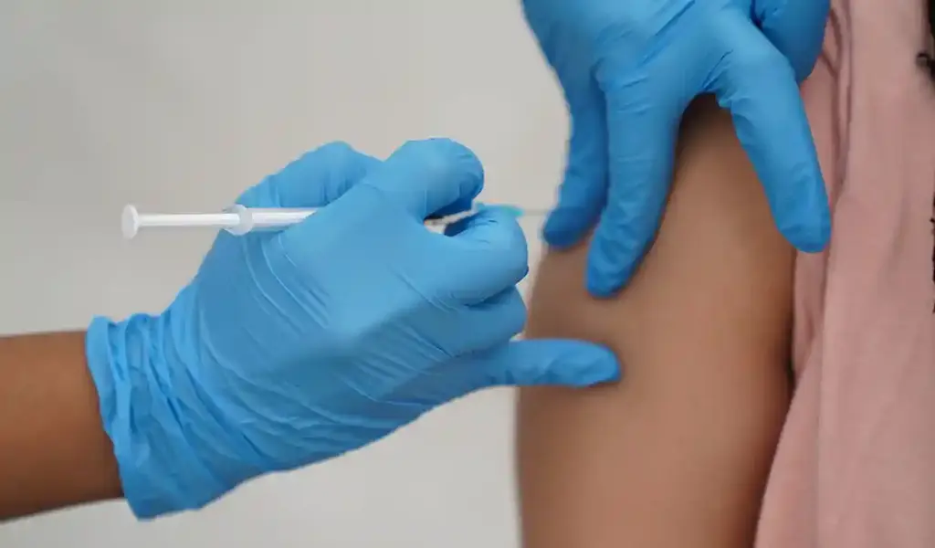 In the beginning, all participants had either been vaccinated with two doses of the Pfizer/BioNTech vaccine or two doses of the Oxford/AstraZeneca vaccine. Photograph: Kirsty O’Connor/PA