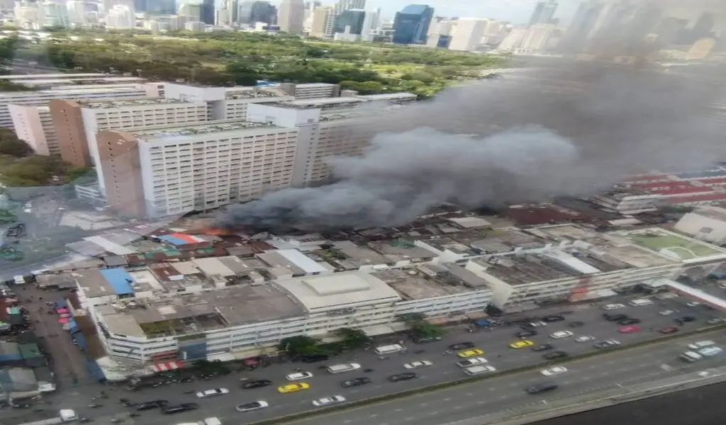 30 Houses Destroyed In Bangkok’s Bon Kai Community Razed By Fire