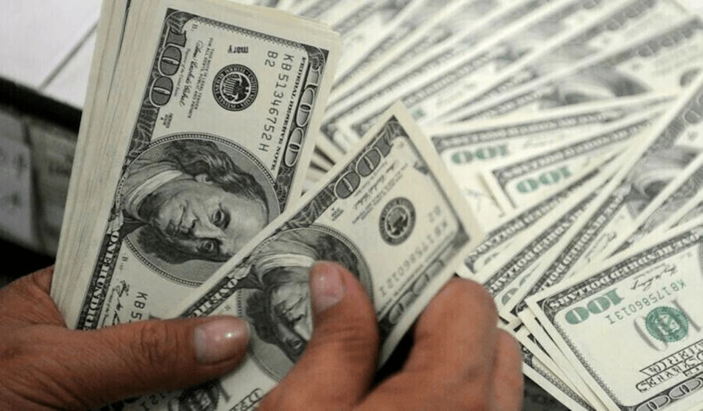 Dollar Soars To Rs209 in Interbank Trade