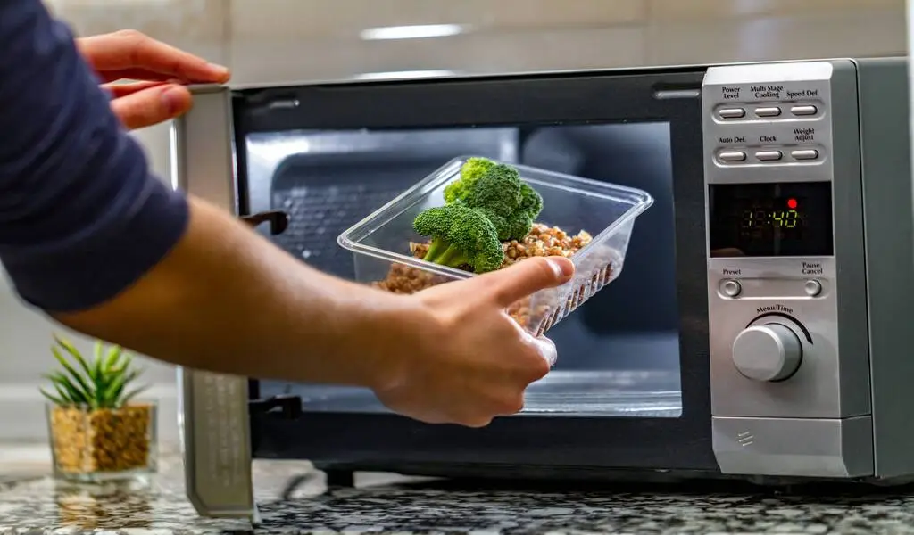 Is It Safe to Microwave Black Plastic Take-Out Containers in Surrey?