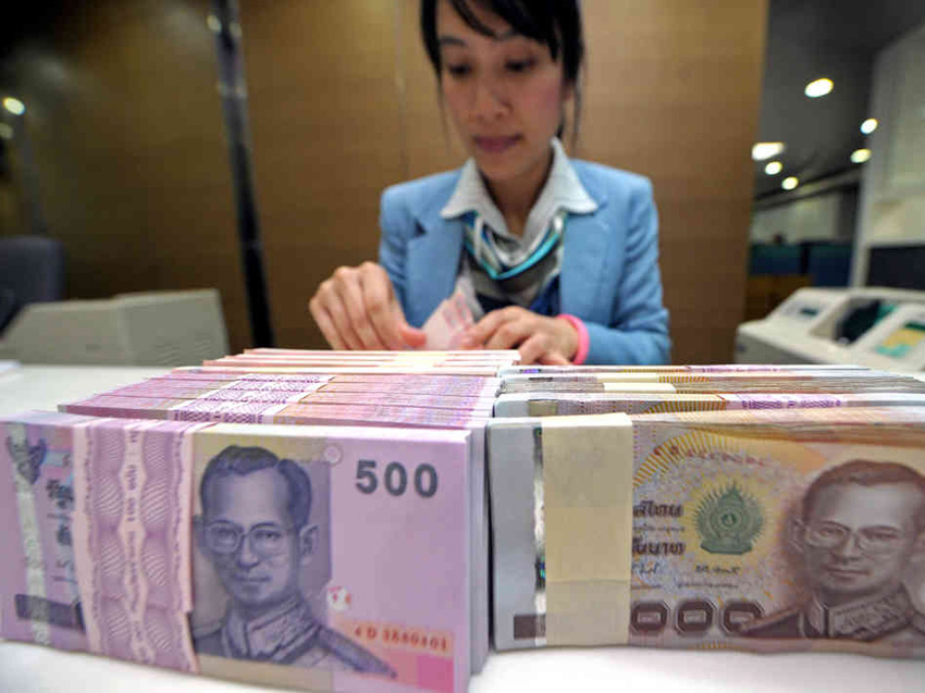 Thailand Monitors Bahts Volatility Against US Dollar Rate