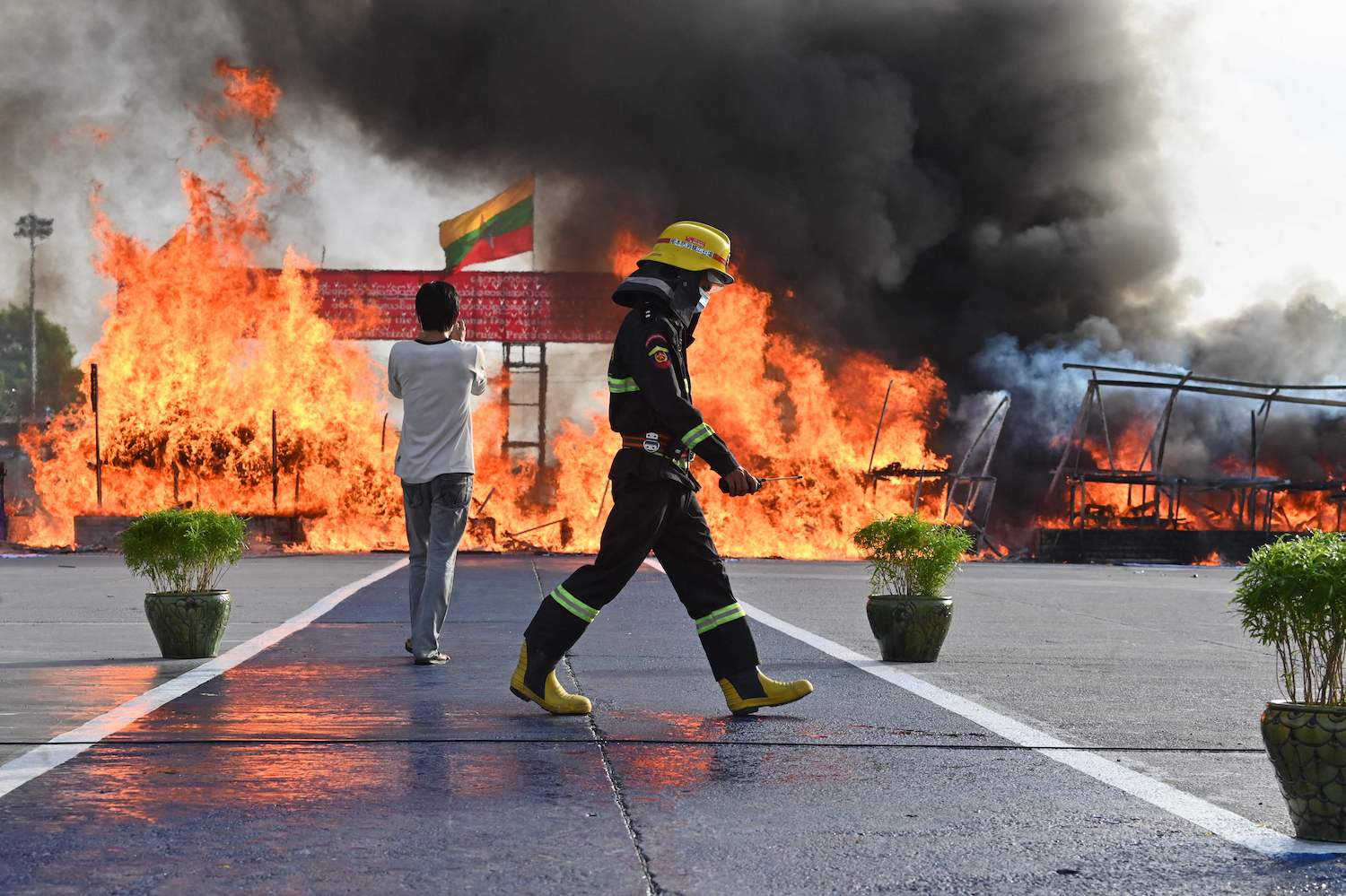 Myanmar Torches Seized Drugs Worth Us$642 Million 156 Myanmar Torches Seized Drugs Worth US$642 Million
