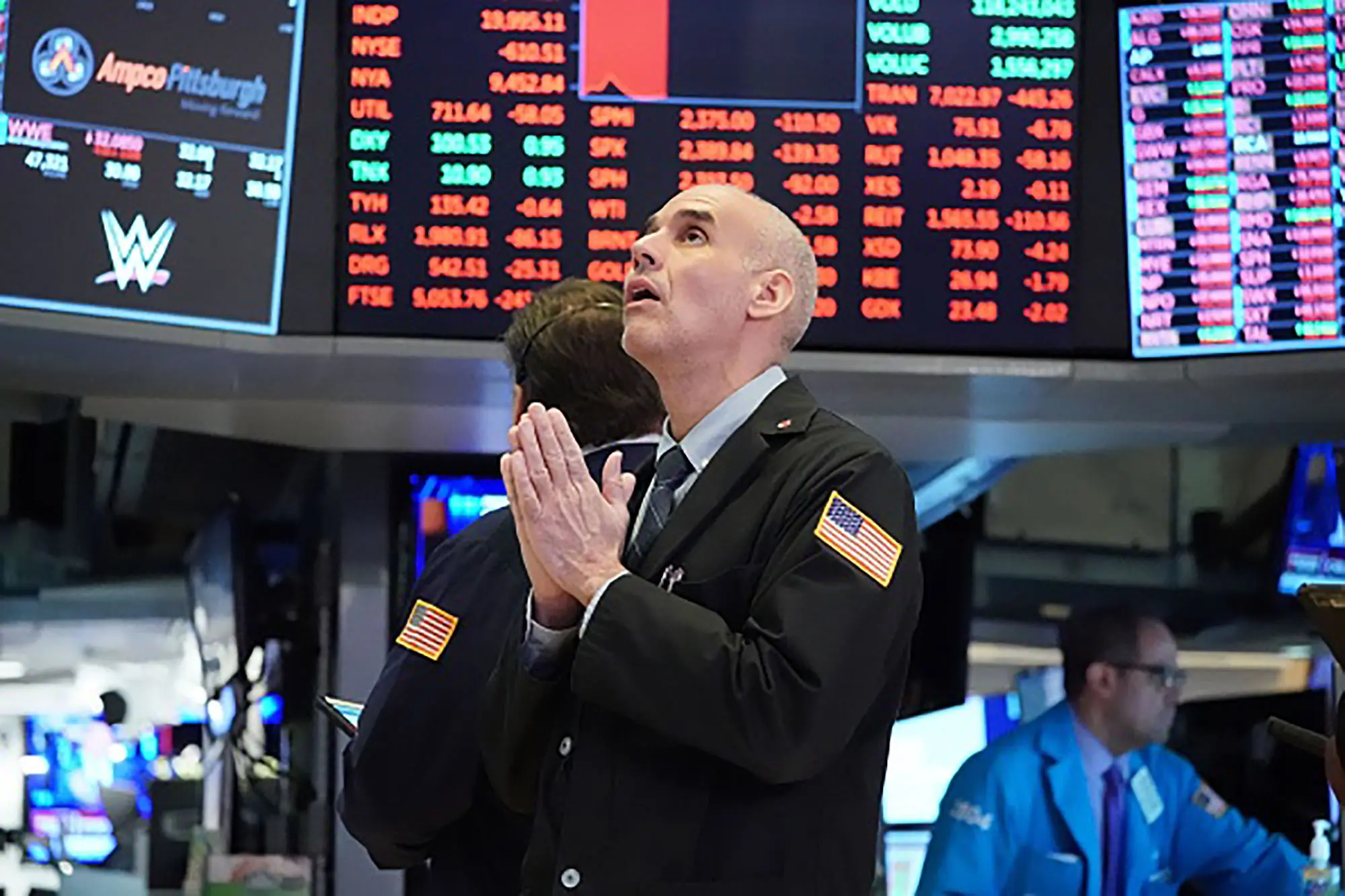 Stock Markets Tumble as Inflation Fears Grip World Markets