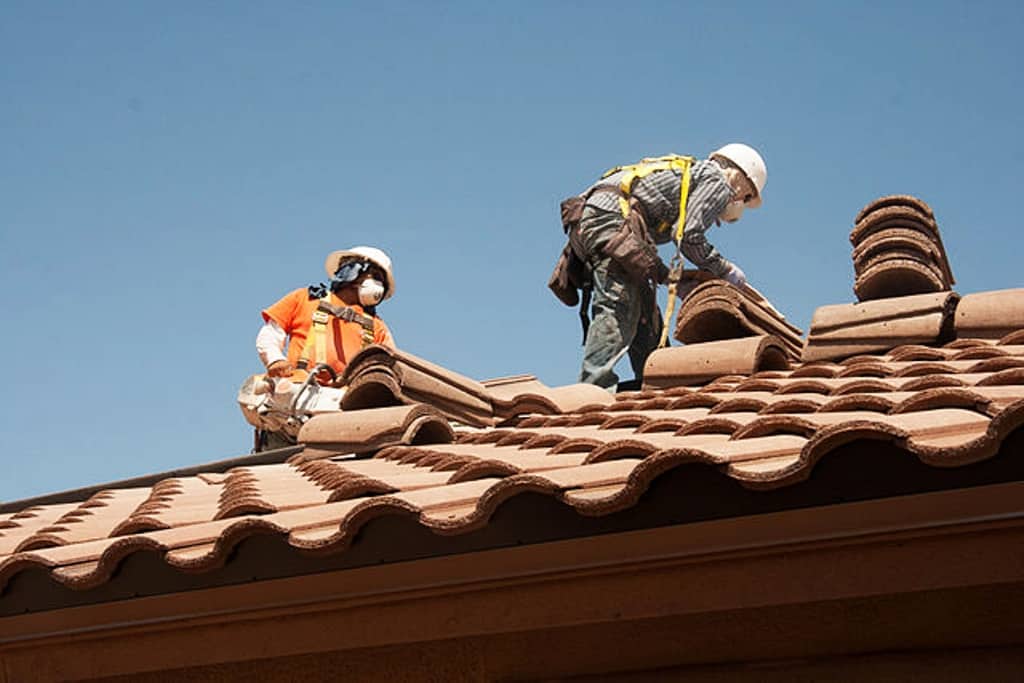 4 Tips on Choosing the Right Roofing Contractor
