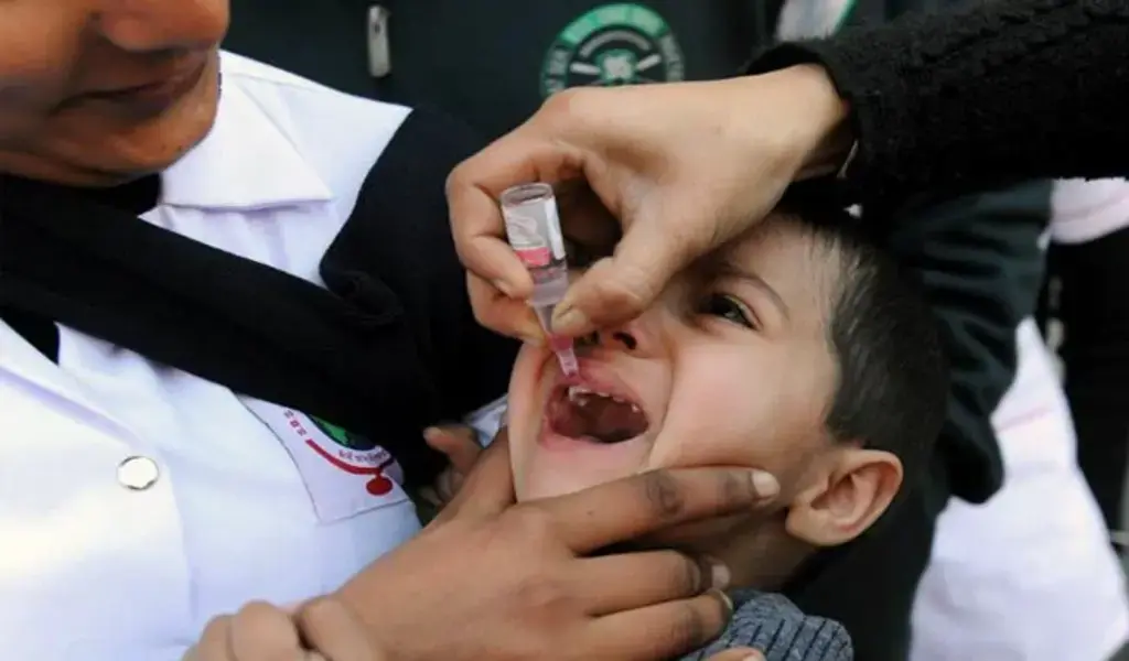 Canadian Doctors Urge Vaccination After First U.S. Polio Case In A Decade