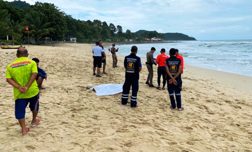 Spanish Woman, 21 Drowns in High Seas in Ko Chang, Thailand
