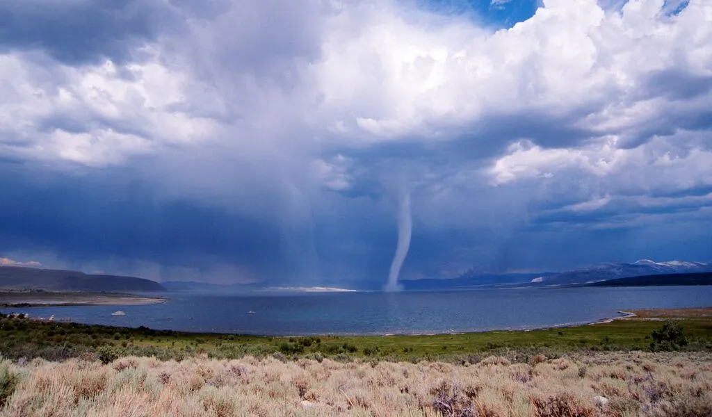 Tornado Kills 1 In Eastern China As Country Faces High Temps