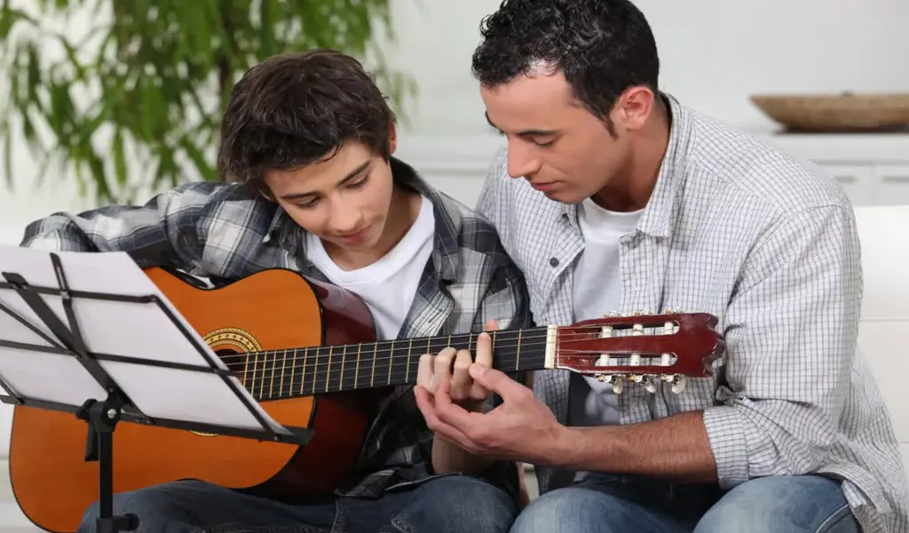 3 Benefits Of Learning The Guitar Via A Guitar Teacher