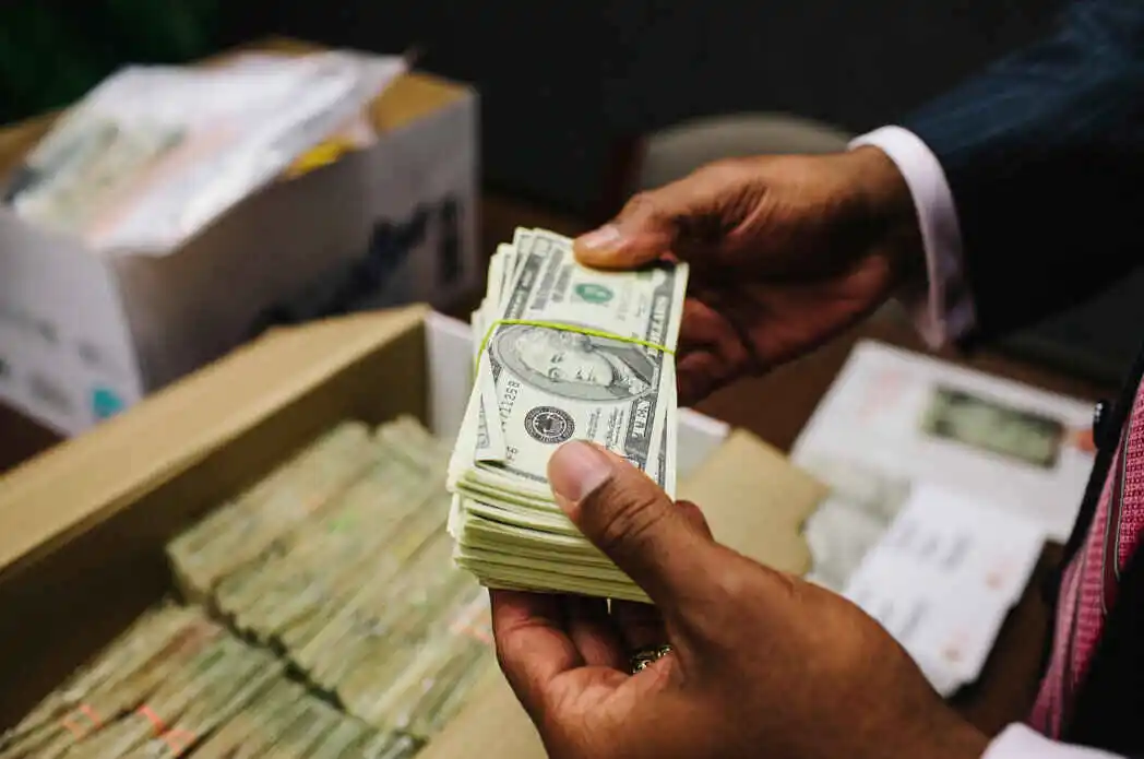 Police Seize Counterfeit Us$100 Bills Worth Us$500,000 158 Police Seize Counterfeit US$100 Bills Worth US$500,000