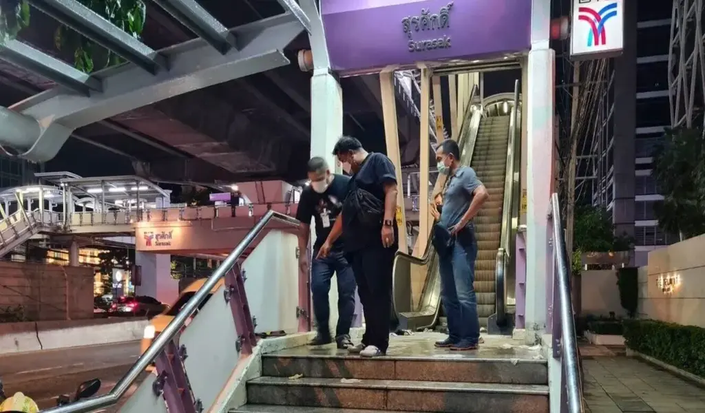 Escalator Accident at Bangkok Train Station, At Least 27 People Injured