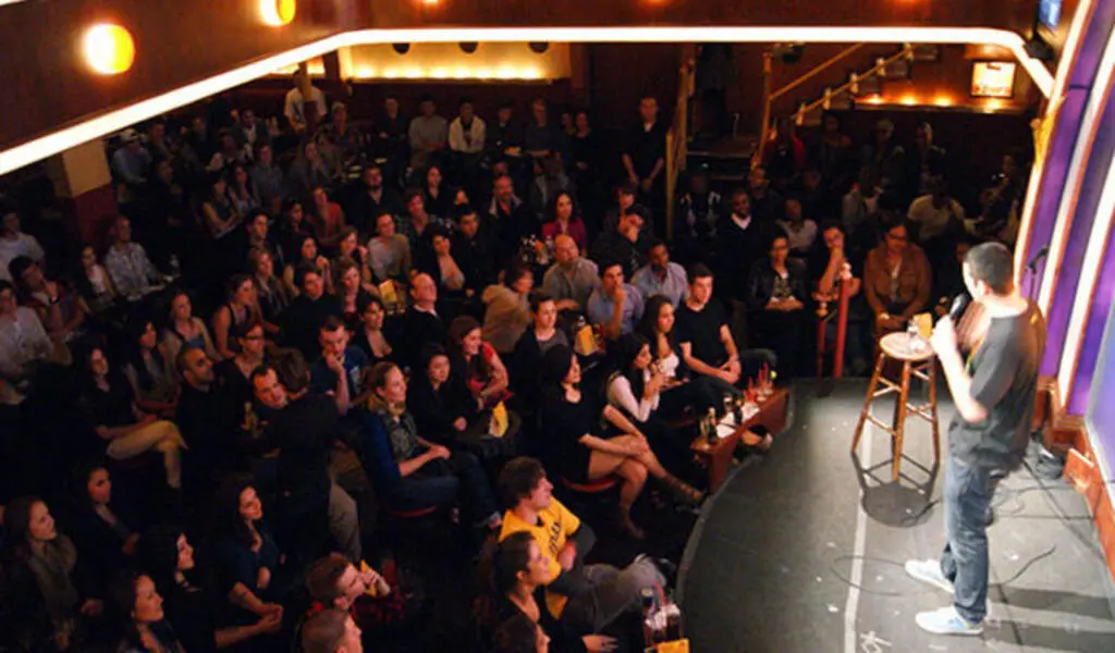 Is It Better to Go to a Comedy Show on a Weekday or Weekend?