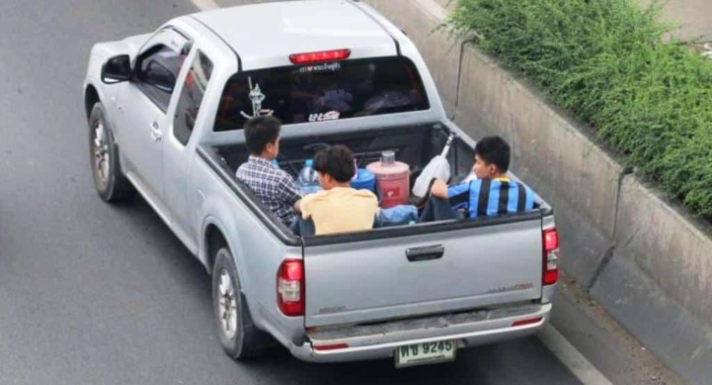 Truck Passengers Exempt From 2,000-Baht Seat Belt Fine