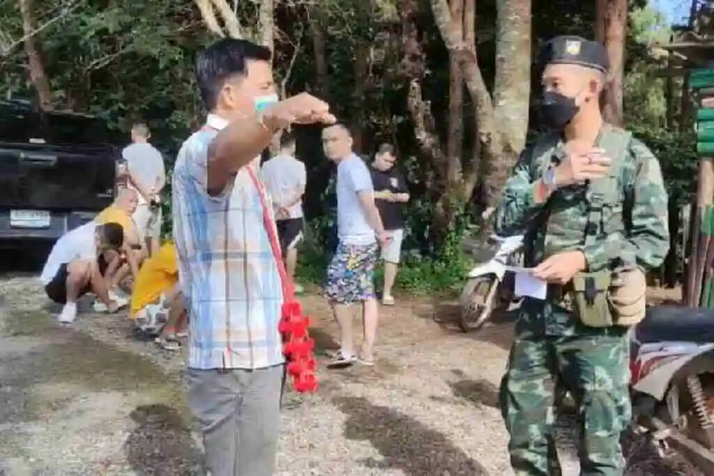 Chiang Rai Soldiers Capture 9 Chinese Border Jumpers