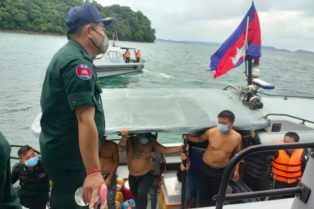 23 Chinese Tourists Missing after Boat Capsizes in Cambodia