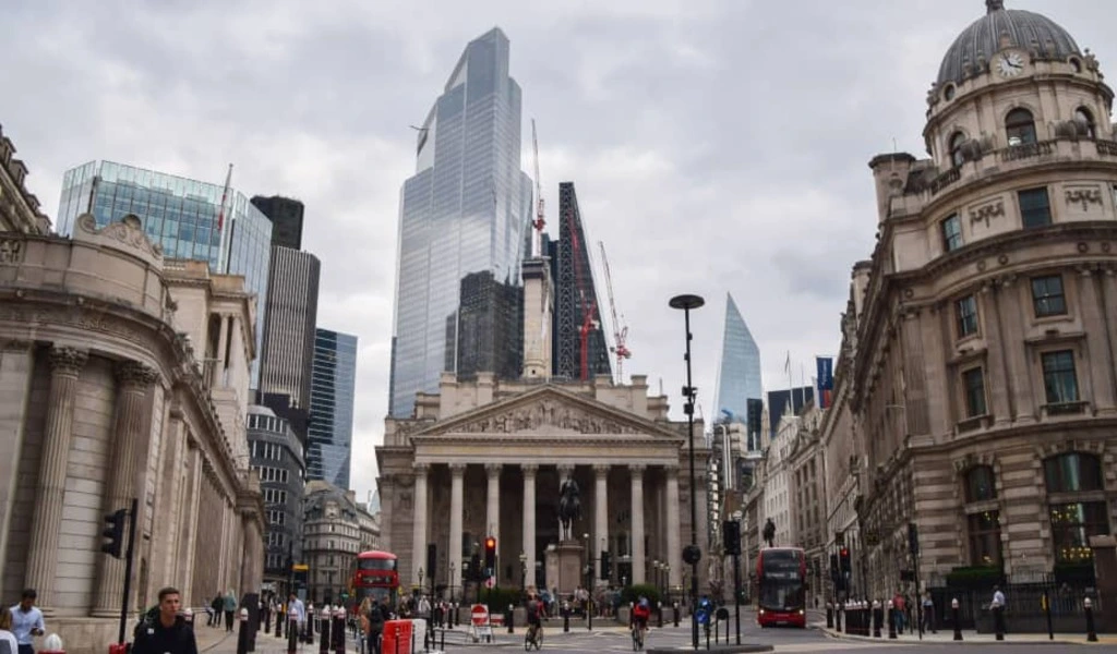 The Bank of England announces a gilt market operation