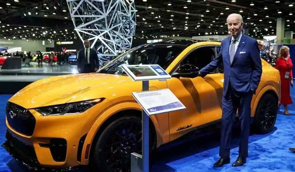 Biden Gets Detroit Auto Show Tours From GM, Ford Execs