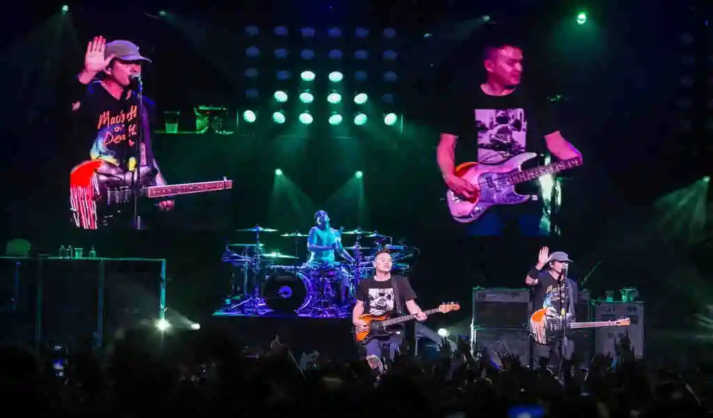 Blink-182 Reunion Tour To Feature Travis Barker, Tom DeLonge And Mark Hoppus