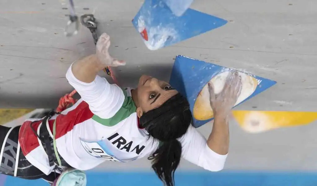 Iranian Climber Elnaz Rekabi Raises Concerns After Competing Without a Hijab