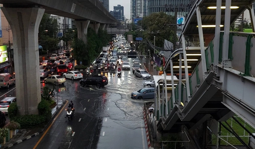 Bangkok Suffered Heavy Rains and Widespread Flooding On Monday