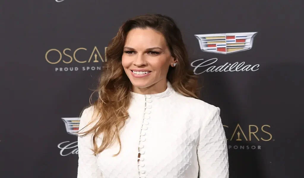 Hilary Swank Is Expecting Twins