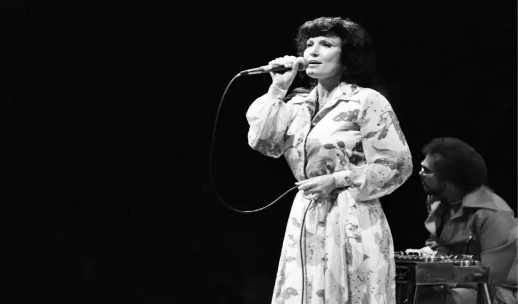 Loretta Lynn's "The Pill" Still Cannot Be Played On Country Radio