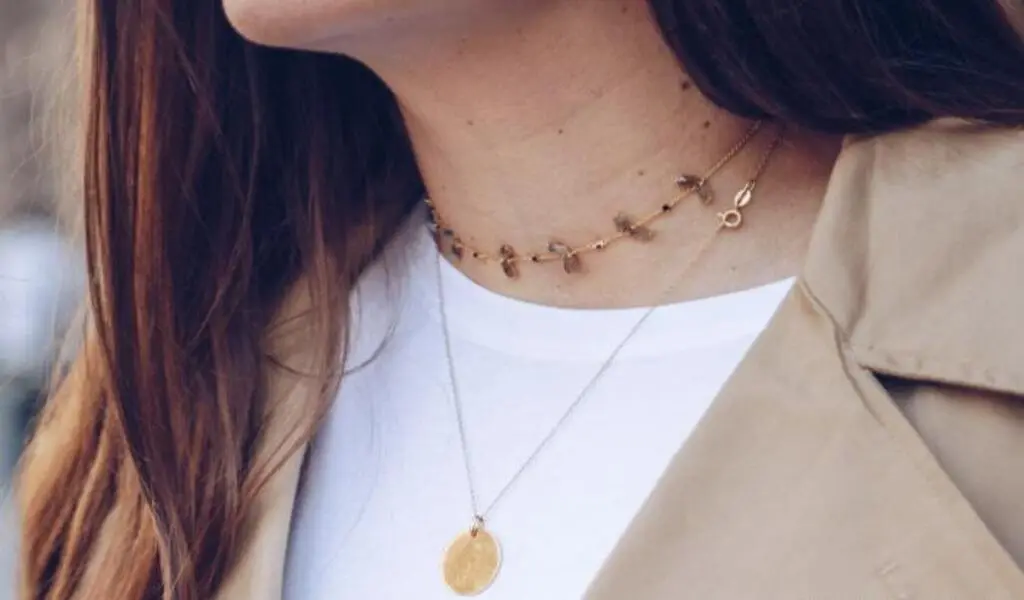 Necklace Guide + 10 Styling Tips
