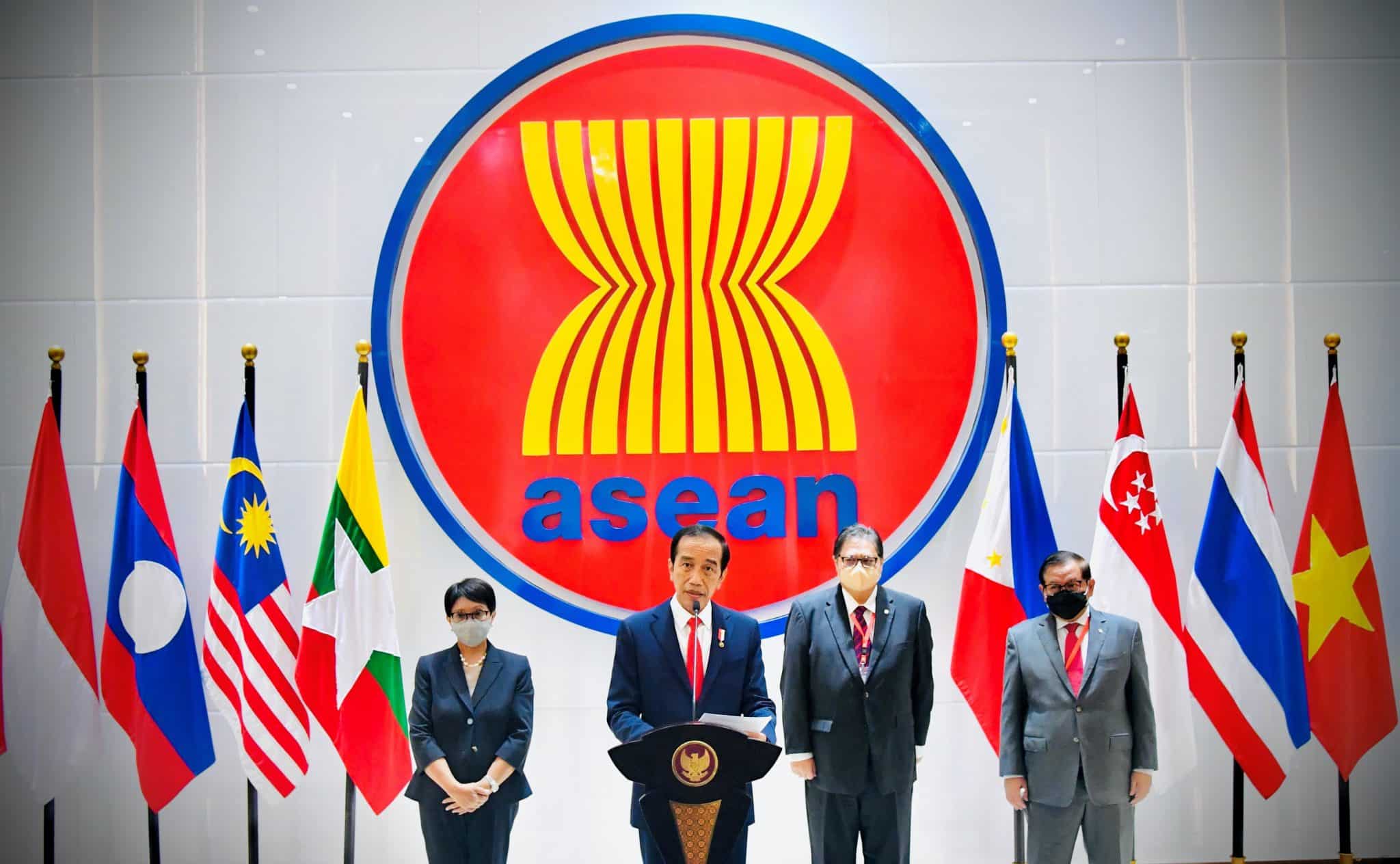 Asean Leaders Warn Myanmar Make Peace of Face Expulsion