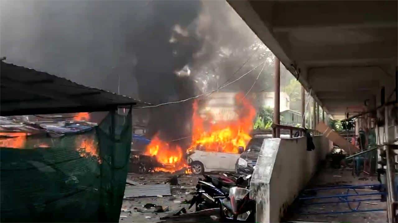 Car Bomb Kills Police Officer, Injures 31 in Southern Thailand