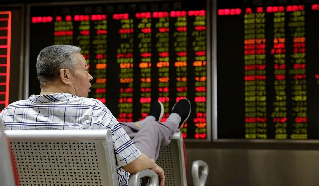 Asia Shares, Oil Prices Skid on China COVID Outbreaks
