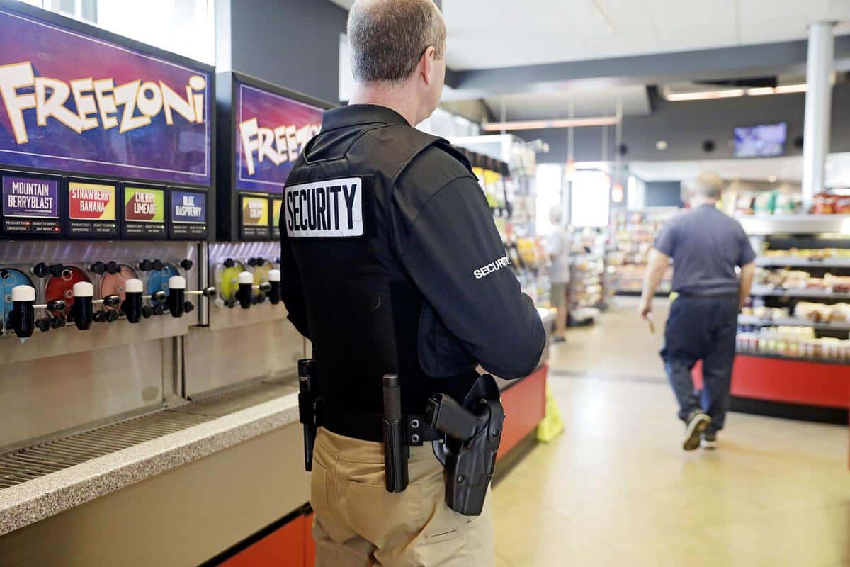 Retail Businesses Opting for Expert Security Guards as Crime Escalates in 2022