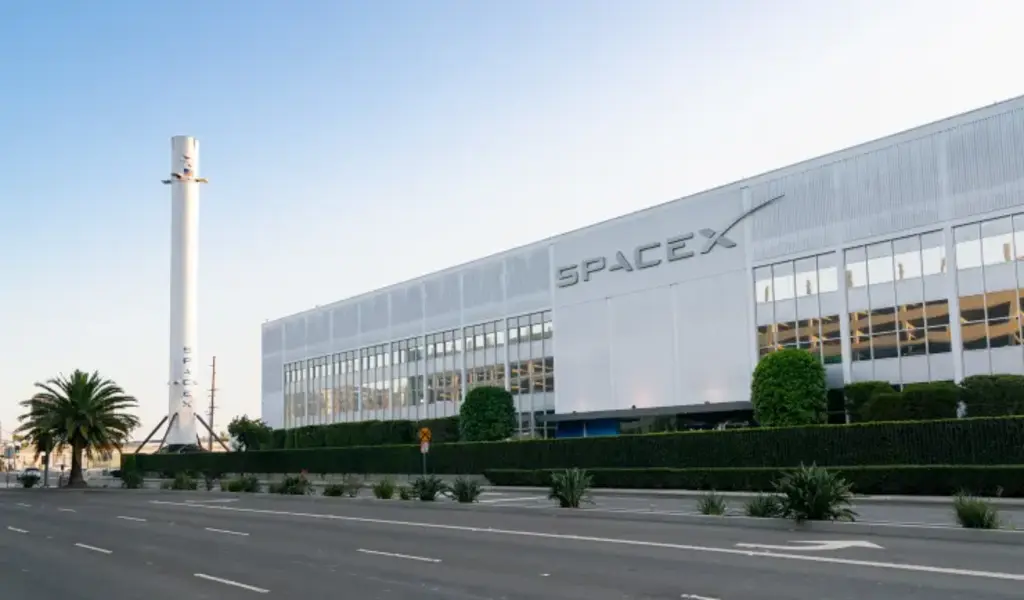 Ex-SpaceX Workers Accuse The Company Of Labor Law Violations