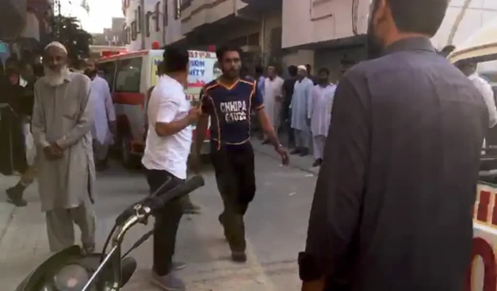 Man Killed His Wife & 3 Daughters In Karachi: Police:
