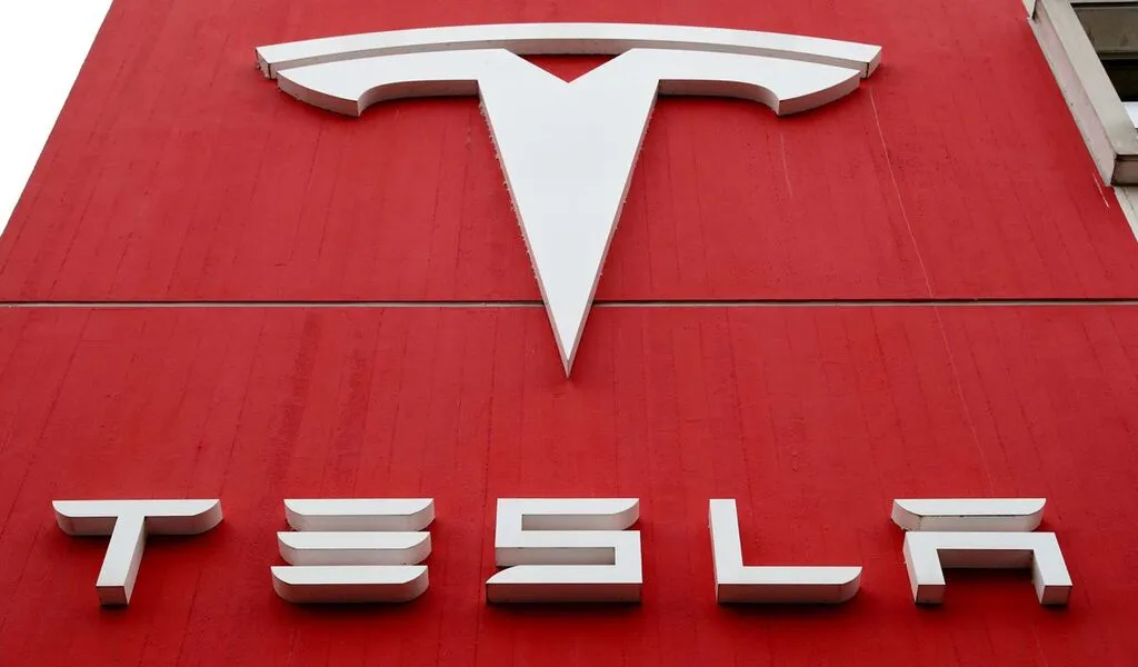 Tesla Recalls More Than 321,000 U.S. Vehicles Due to tail lights Problem