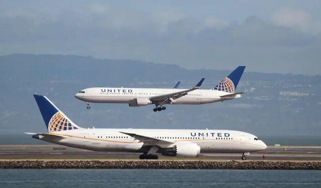 United Airlines Orders a Large Number Of Boeing 787s