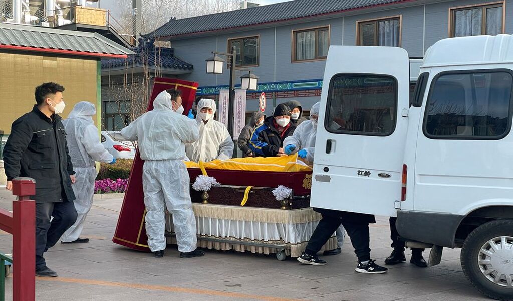 Beijing Funeral Homes' Workers Struggles To Deal With COVID-19