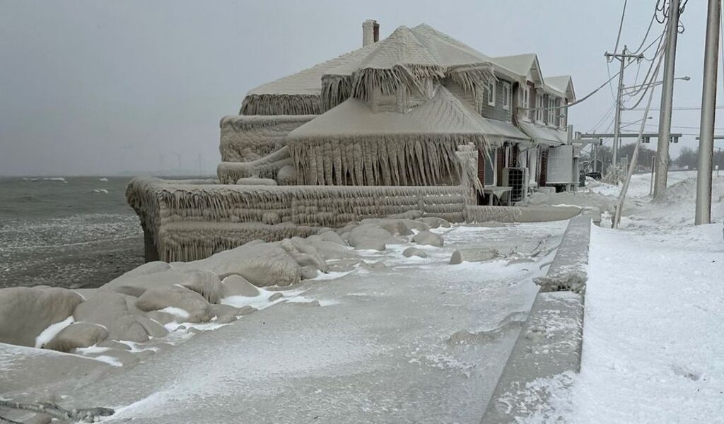 Blizzard In Buffalo, New York, Area Kills 13 People