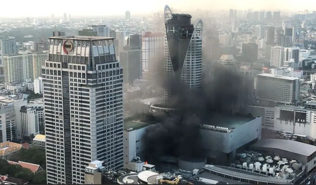 CentralWorld Shopping Mall Suffers A Small Fire in Bangkok