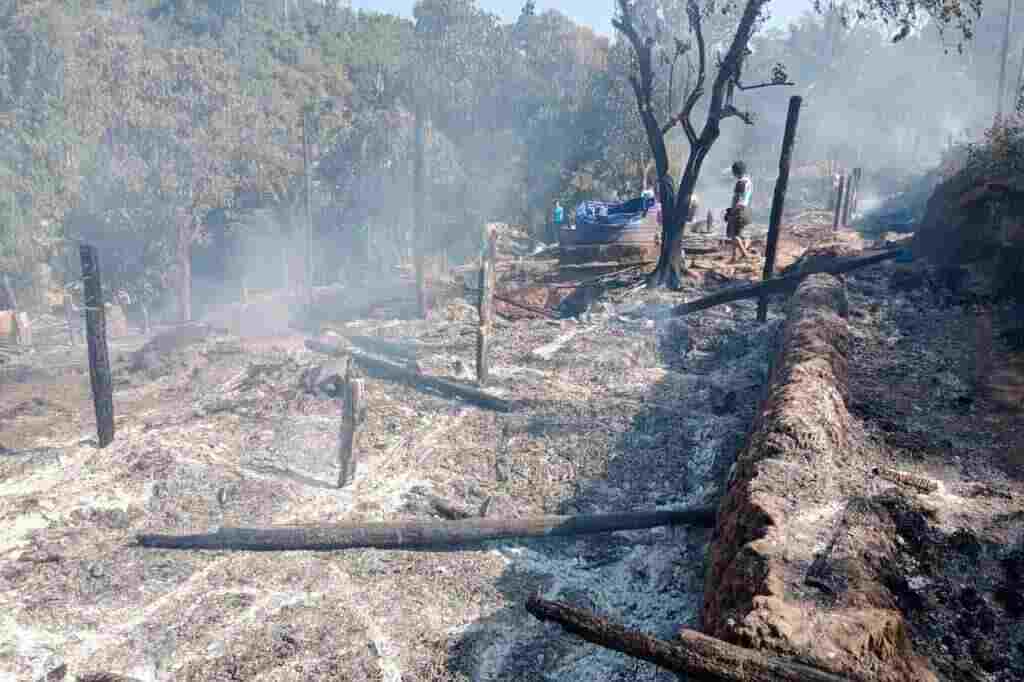 Fire Destroys 21 Houses at Myanmar Refugee Camp in Western Thailand