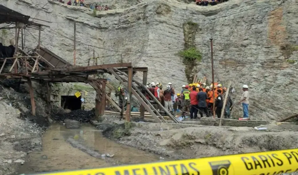 Indonesia Coal Mine Explosion Kills 10, Rescued 4