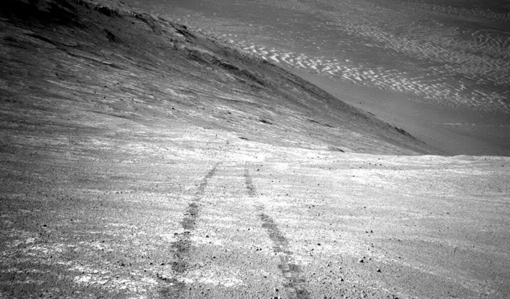 NASA Mars Rover Captures The 1st 2