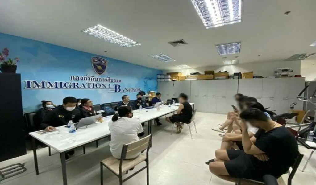 Thai Immigration Police Arrested a Gang Of Chinese Visa Overstayers In Bangkok