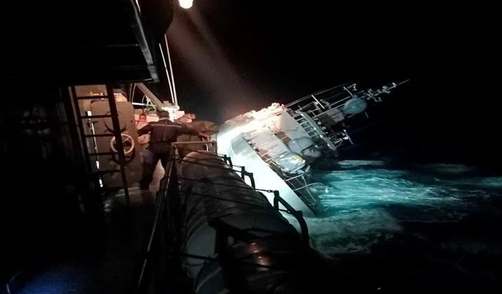 Thai Warship Sinks in Heavy Seas, Leaving 31 Sailors Missing