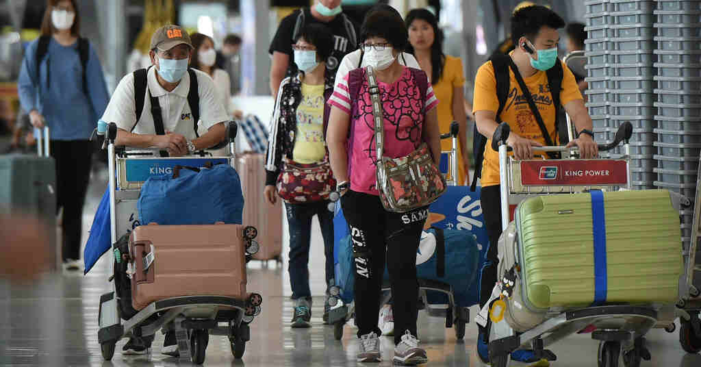 tourists from china arrive Thail 1