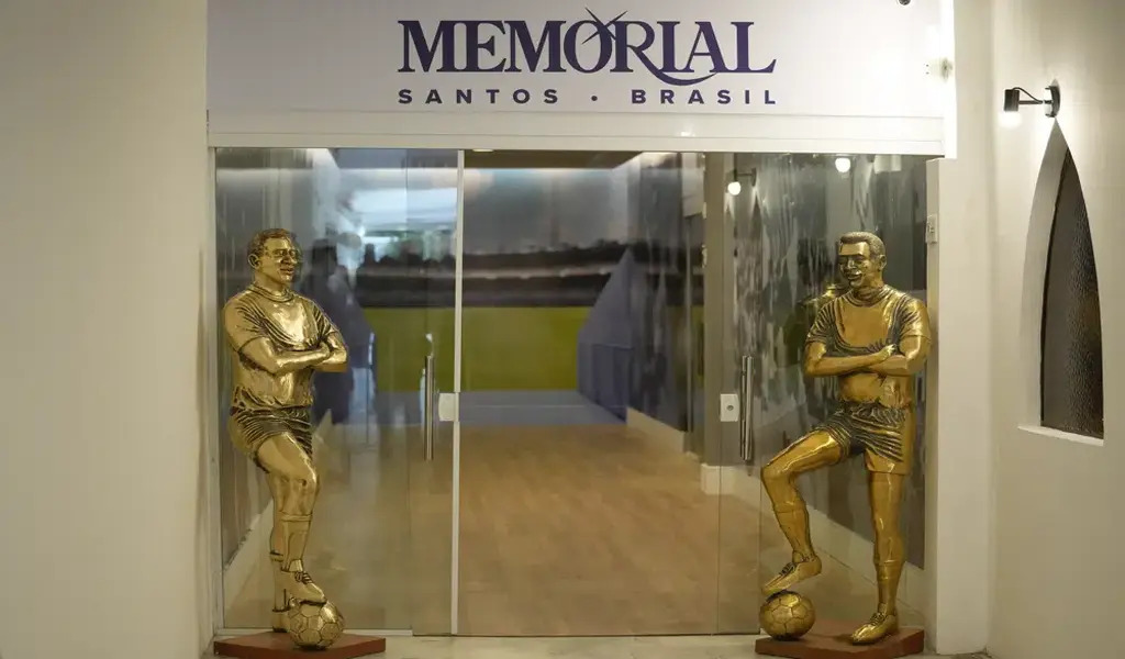 Brazilian Soccer Player Pelé Buried At The Cemetery In Santos